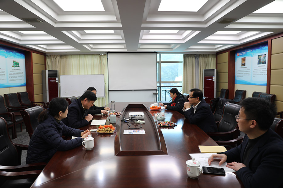 市人大黨組副書記、副主任施根寶蒞臨公司考察.JPG